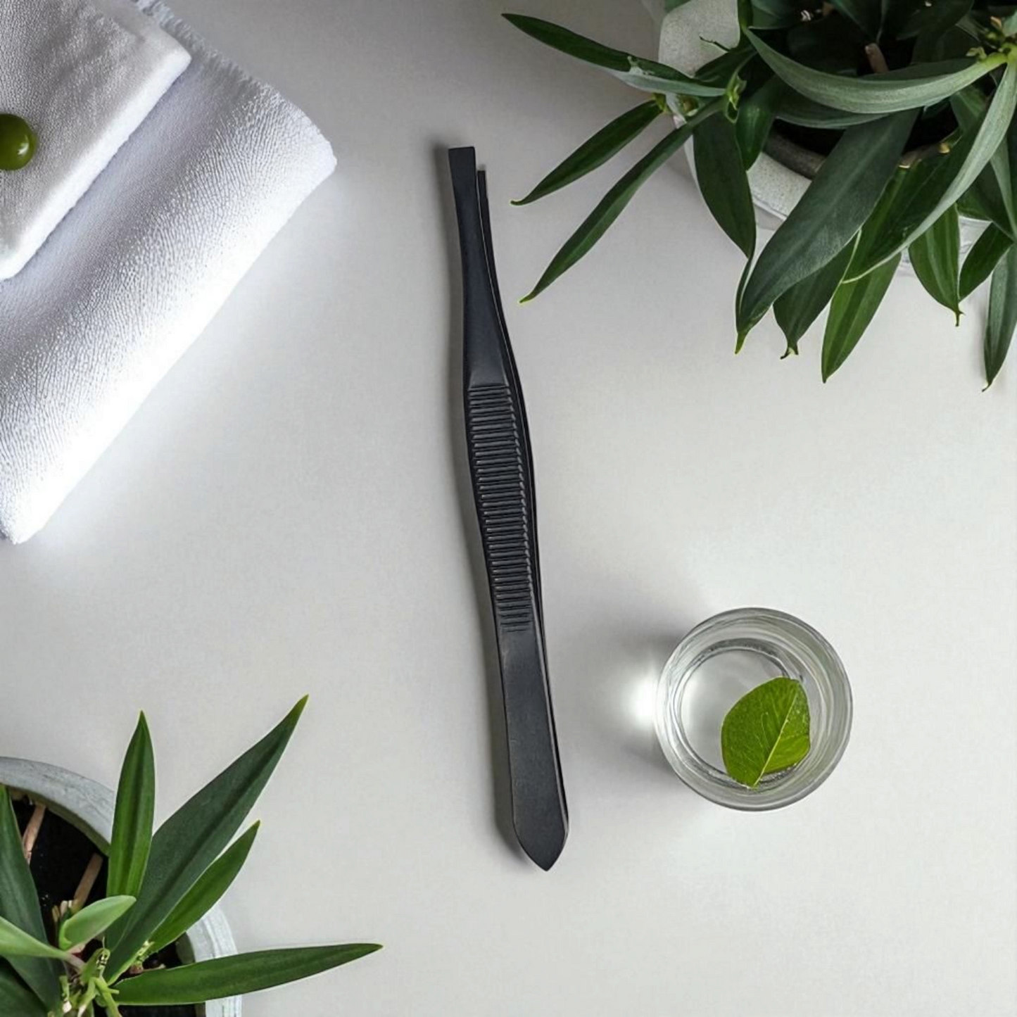 Spa Life Crab Tip Tweezer Black