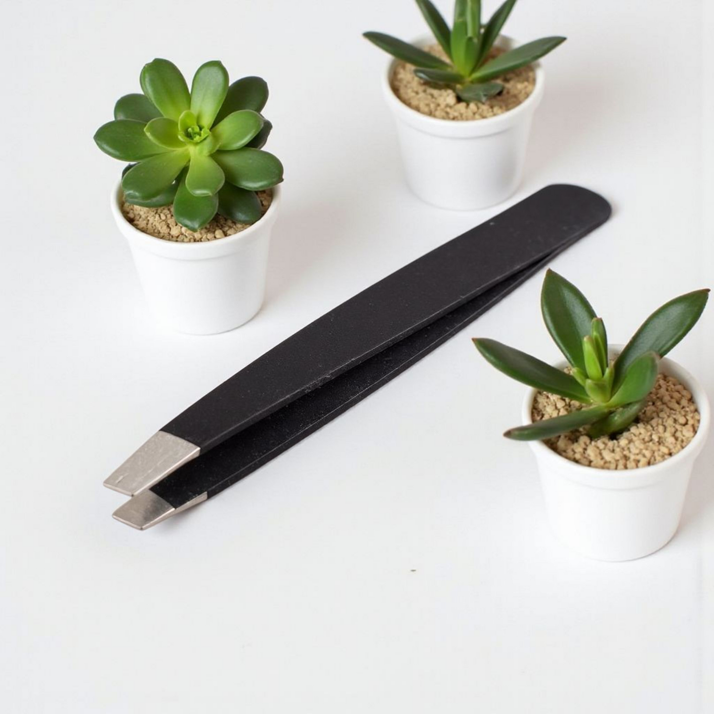 iB Tweezer Slanted Black